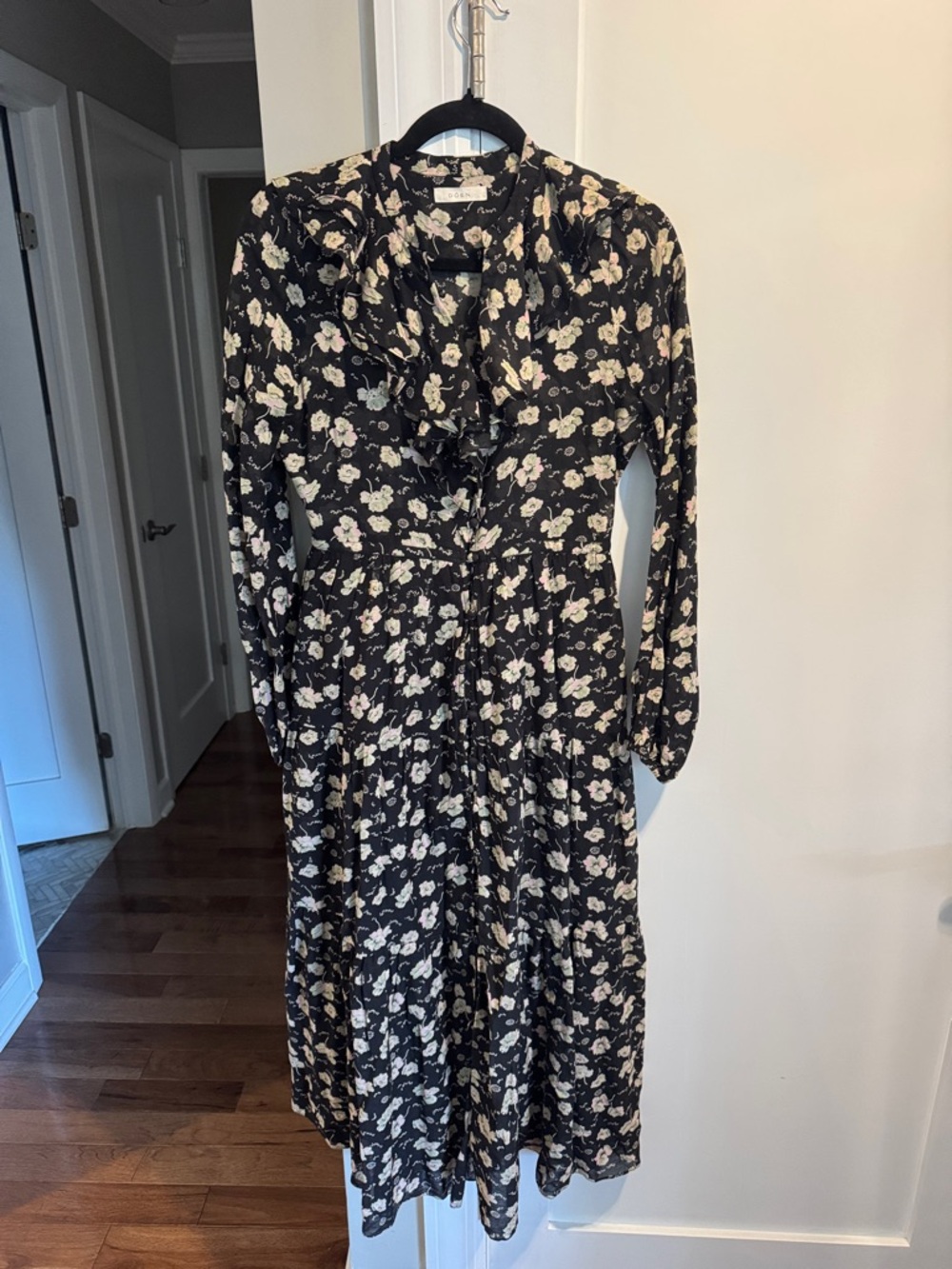 Doen Black Floral Ruffle-Front Long Sleeve Midi Dress